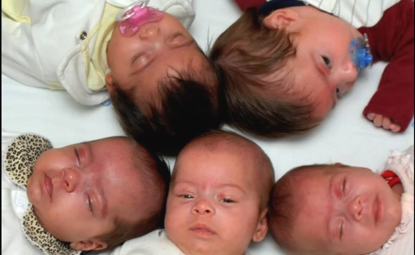 HIGH FIVE - Quintuplets Celebrate 10th Birthday - Article cover image