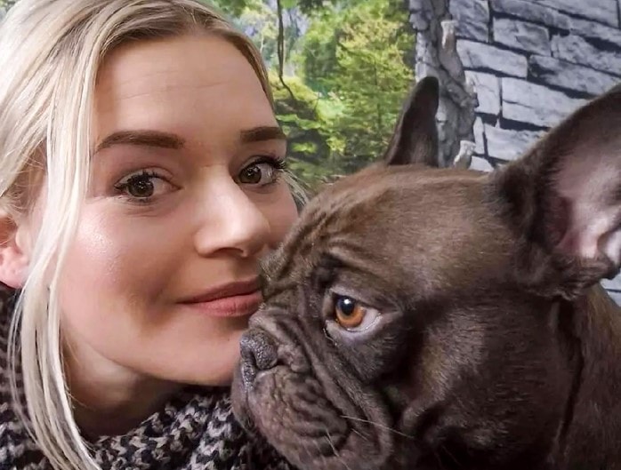 WALKIES MYSTERY - Mum-Of-Two And Pet Pooch Vanish On Afternoon Stroll - Article cover image