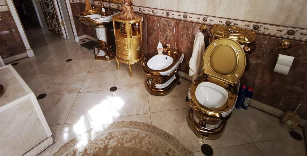 GILTY! Corrupt Golden Loo Police Chief Jailed For 20 Years - Article cover image