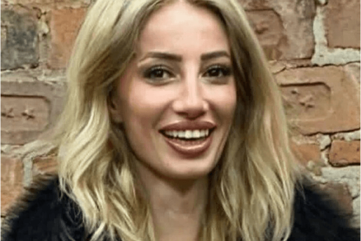 LAST KISS - Woman Who Met Lover To Say Final Goodbye Is Stabbed To Death - Article cover image