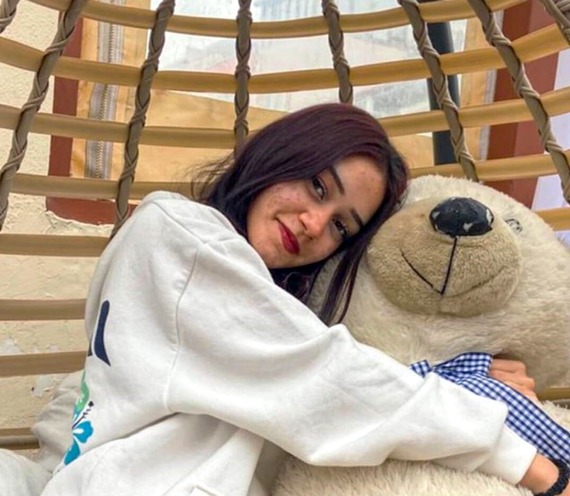 FINAL CUT - Barber Stabbed Teen Girl To Death Before Calmly Shaving Customers - Article cover image