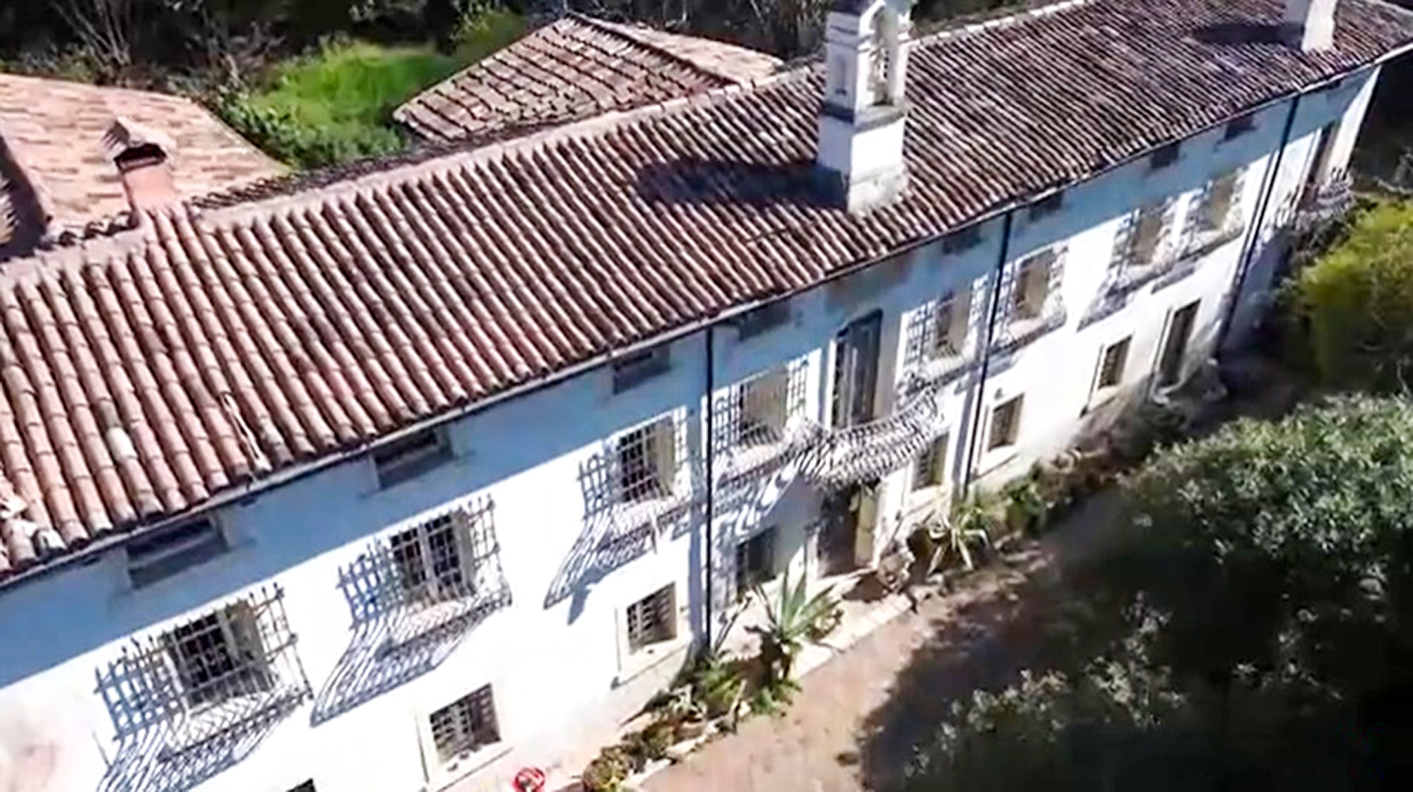 MUMMIFIED BODIES: Couple Who Lived In Luxury Villa Found Dead By Urban Explorers - Article cover image