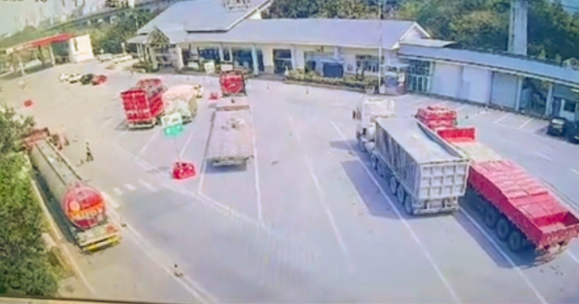 WHEELY TRAGIC - Woman Killed By Lorry Tyre - Article cover image