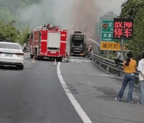 TOWERING INFERNO - Blaze Destroys Flatbed Lorry Carrying Brand-New SUVs - Article cover image