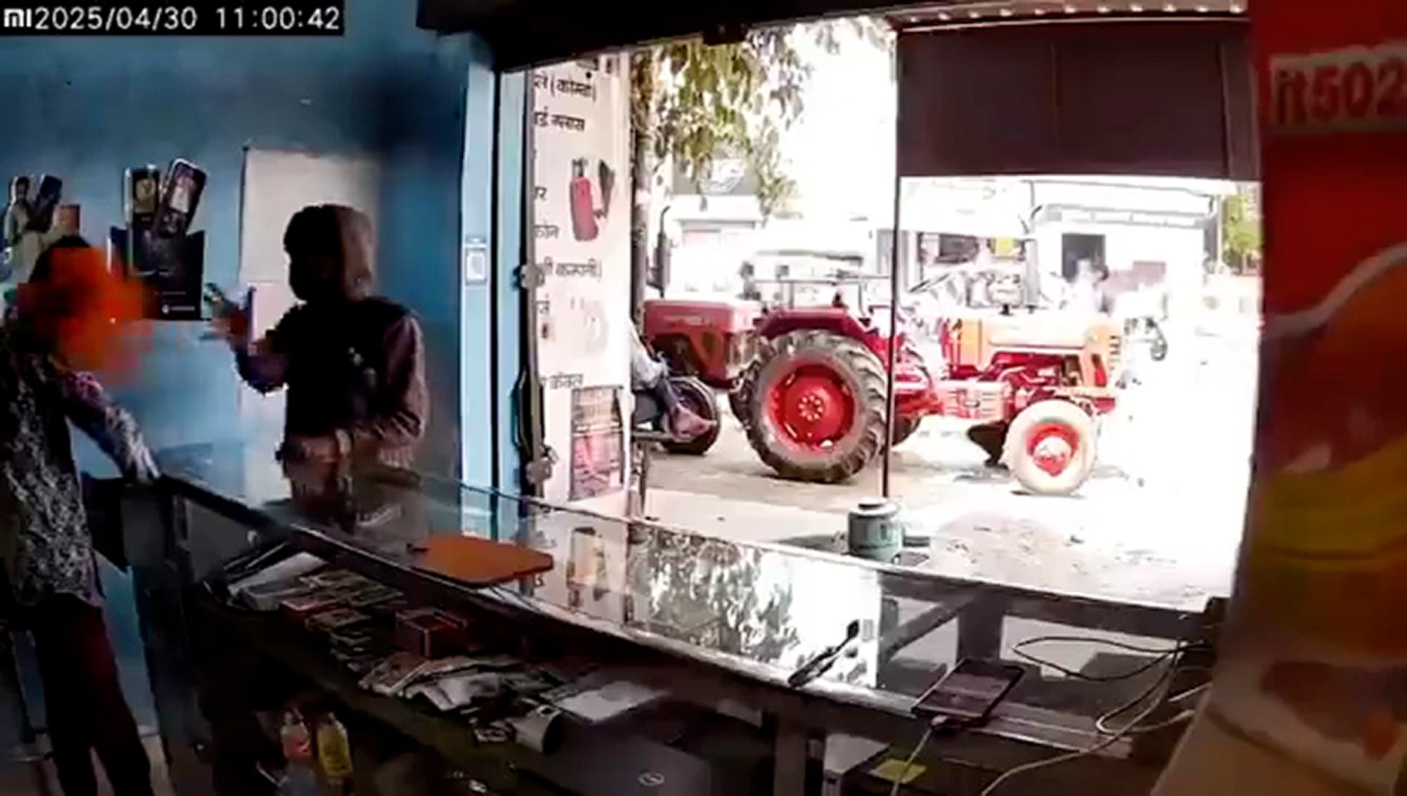 SEEING RED - Brave Store Keeper Chases Robber That Threw Red Chilli Powder In His Eyes - Article cover image