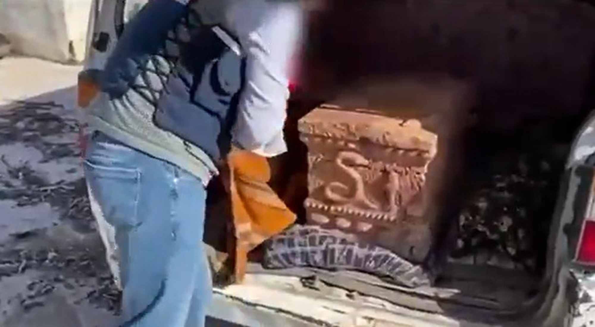 TOMB SAVERS - Treasure Cops Seize Breathtaking Roman Casket From Back Of Trafficker's Van - Article cover image