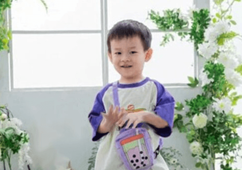 HEART BROKEN - Distraught Dad Says Son, 5, Died Of Suffocation Locked In School Van - Article cover image