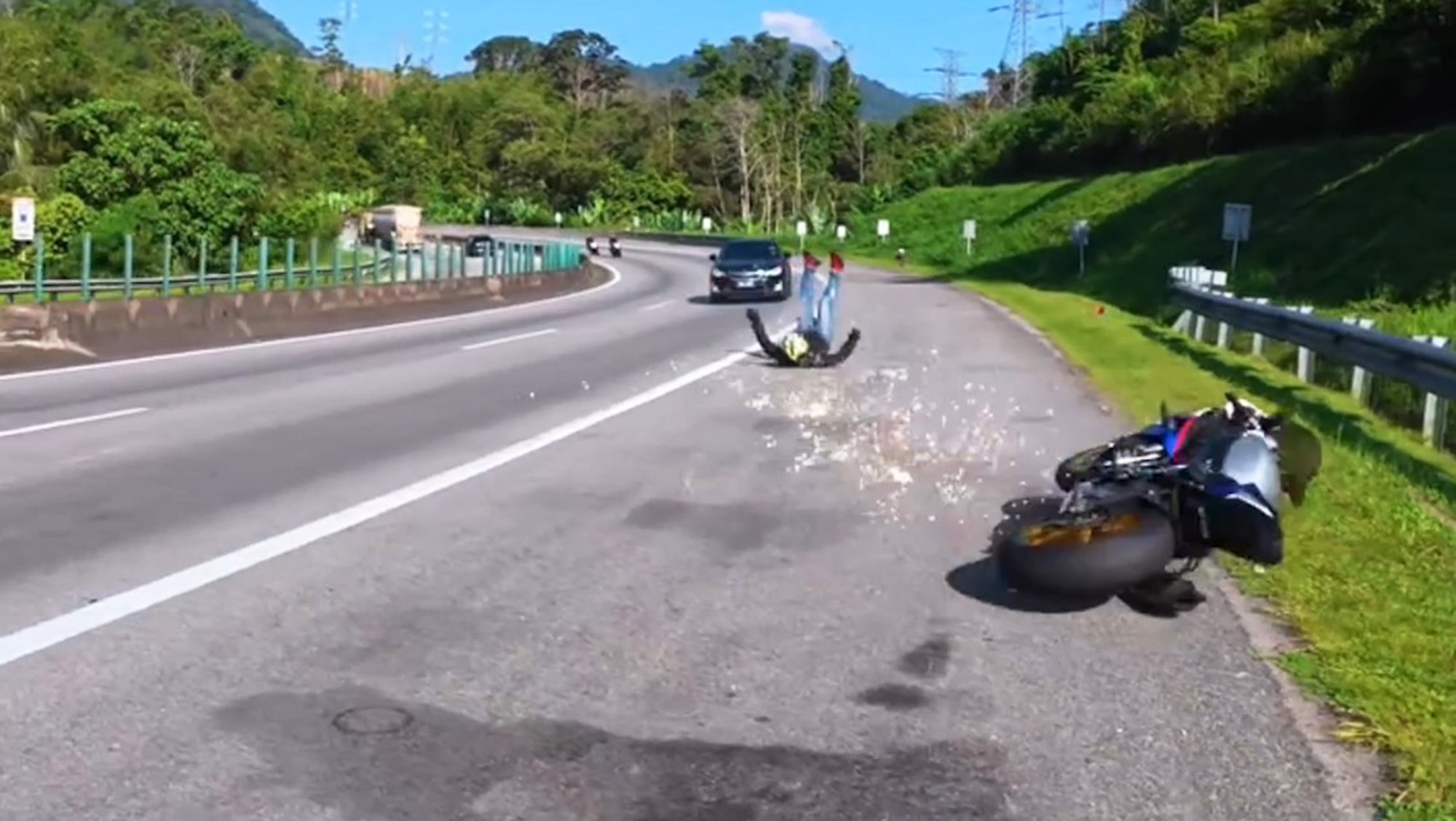 TIGHT FIT - Bikers Fall Off One After The Other On Steep Bend - Article cover image