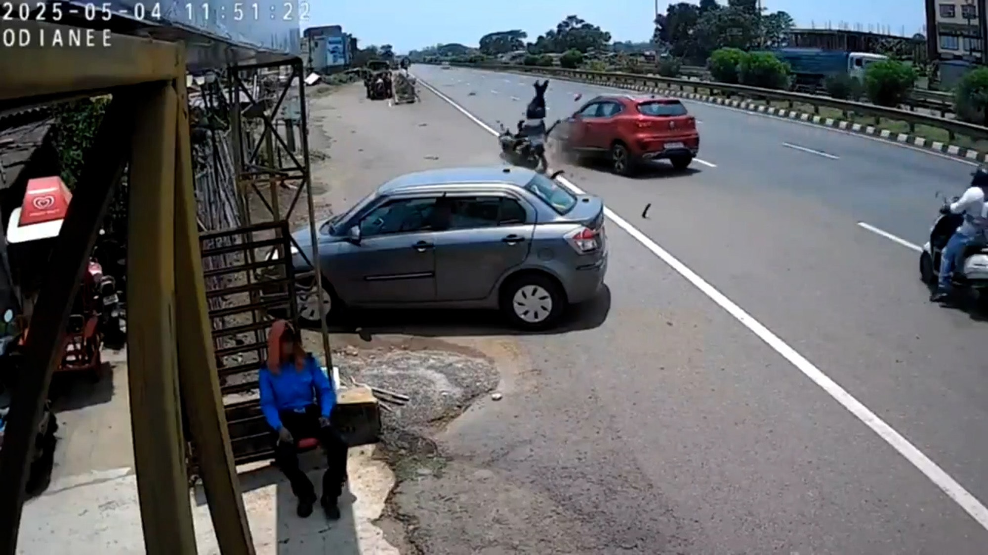 CRUSH HOUR - Biker On Wrong Side Of M-Way Smashes Head-On Into Car - Article cover image