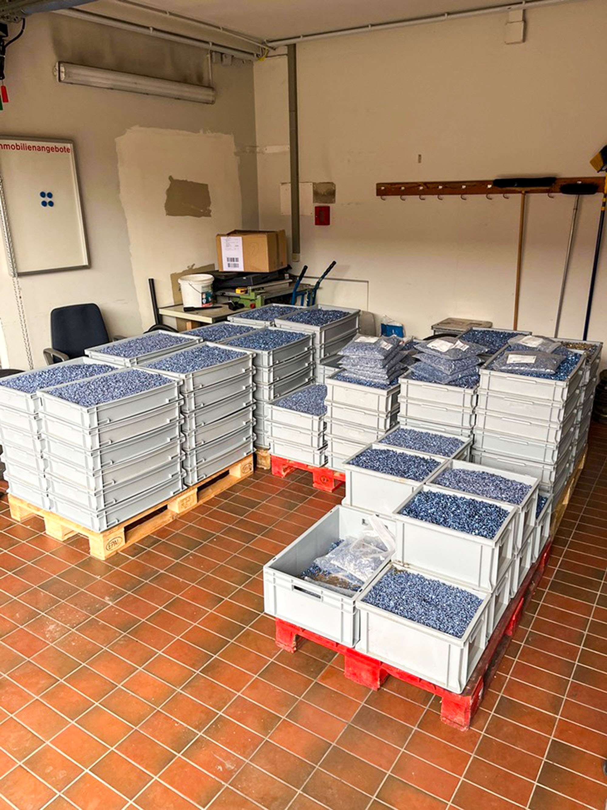 RIVETTING STUFF - Airbus Worker Caught Stealing Millions Of Titanium Rivets Worth GBP 900K - Article cover image