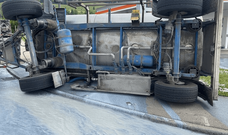 WHITE OFF - 5,000 Litres Of Milk Spill Out After Tanker Overturns - Article cover image