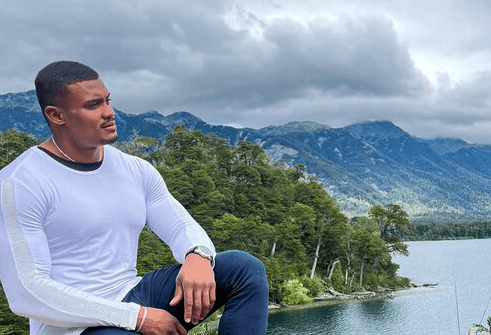 STAGE FRIGHT - Bodybuilder Dies After Collapsing On Stage During Competition - Article cover image