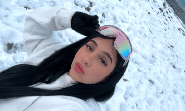 HIGH FLYERS - Beauty Influencer And Arline Worker Boyfriend Seized With GBP 5,000 Of Drugs In Dublin - Article cover image