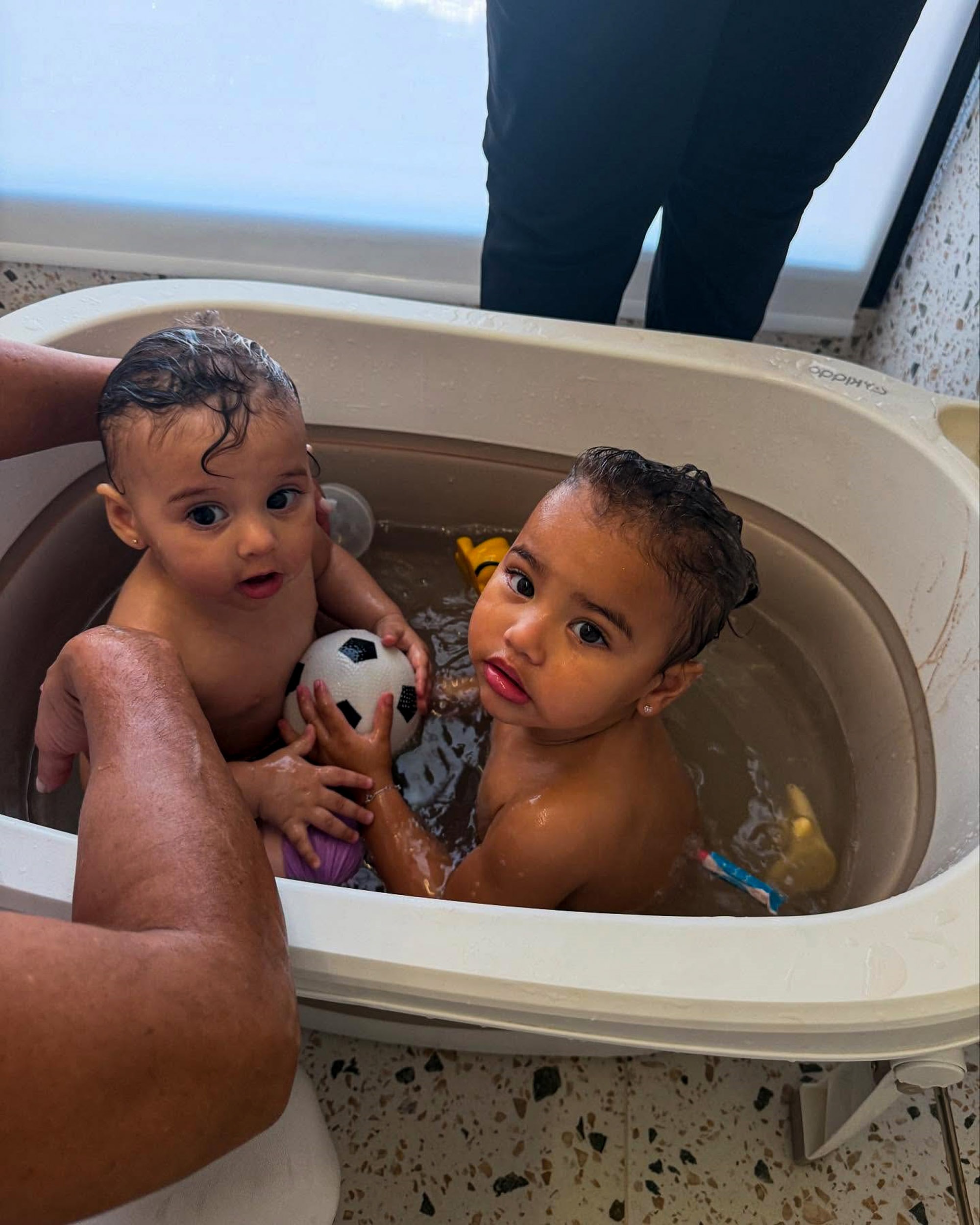 MAR THE MERRIER - Neymar's Heartwarming Playtime With His Daughters - Article cover image