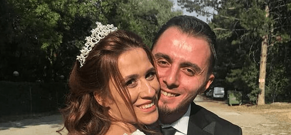 DEATH ARCH - Doctor And Wife Crushed To Death By Falling Arch In Front Of Daughter At Nursery School Breakfast - Article cover image