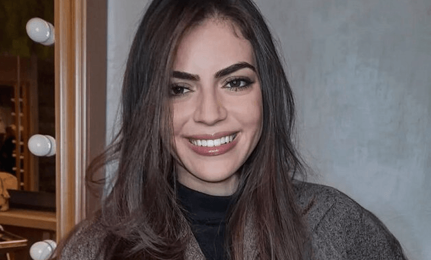 BABY REINDEER - Woman Stalker Who Bombarded Doctor With 1,300 Messages A Day Jailed For 10 Years - Article cover image