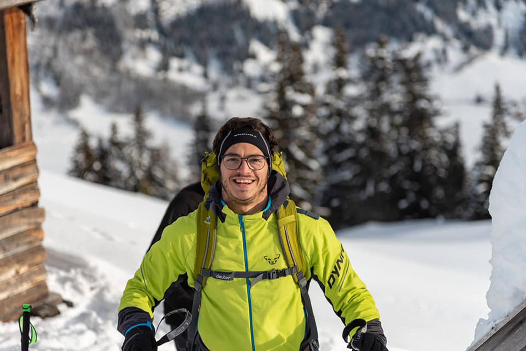 AVALANCHE HORROR - Climber Swept To Death From 12,00ft Mountain - Article cover image