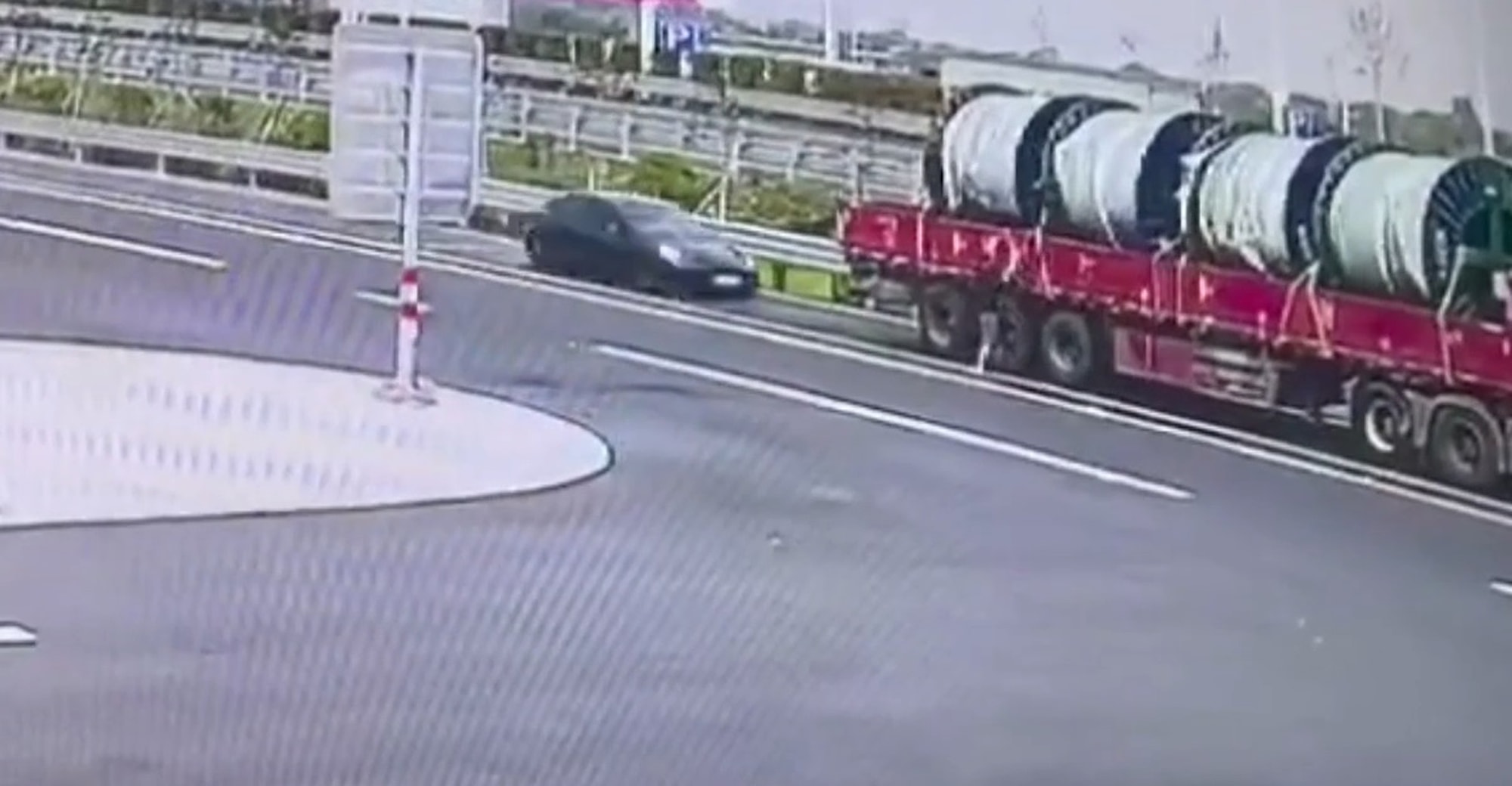AUTO DESTRUCT – Tesla Crashes At High Speed Into Back Of Stopped Lorry - Article cover image