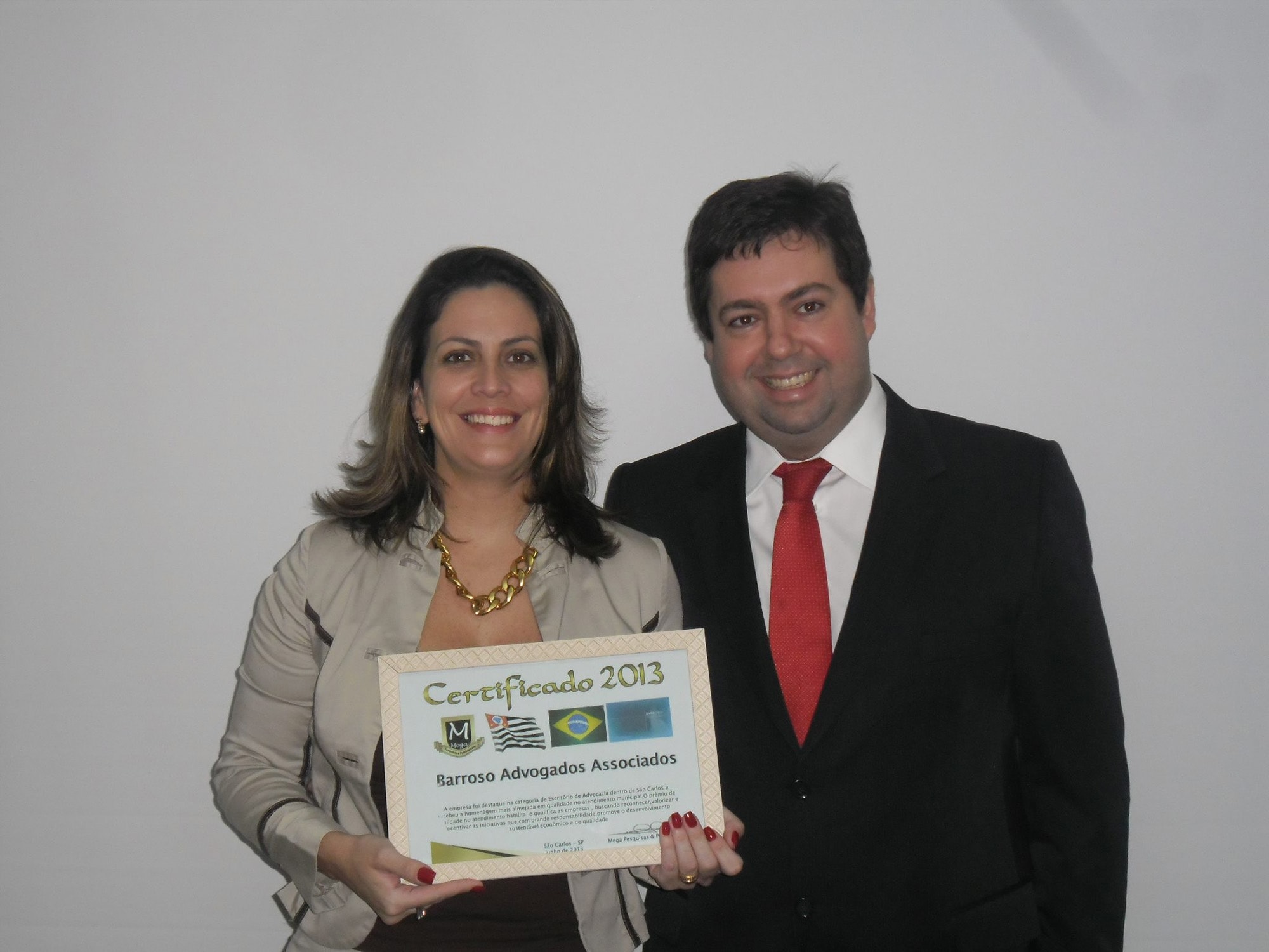 LEGAL SLAYED - Lawyers 'Killed Couple' To Plunder Their Multi-Million Pound Fortune - Article cover image