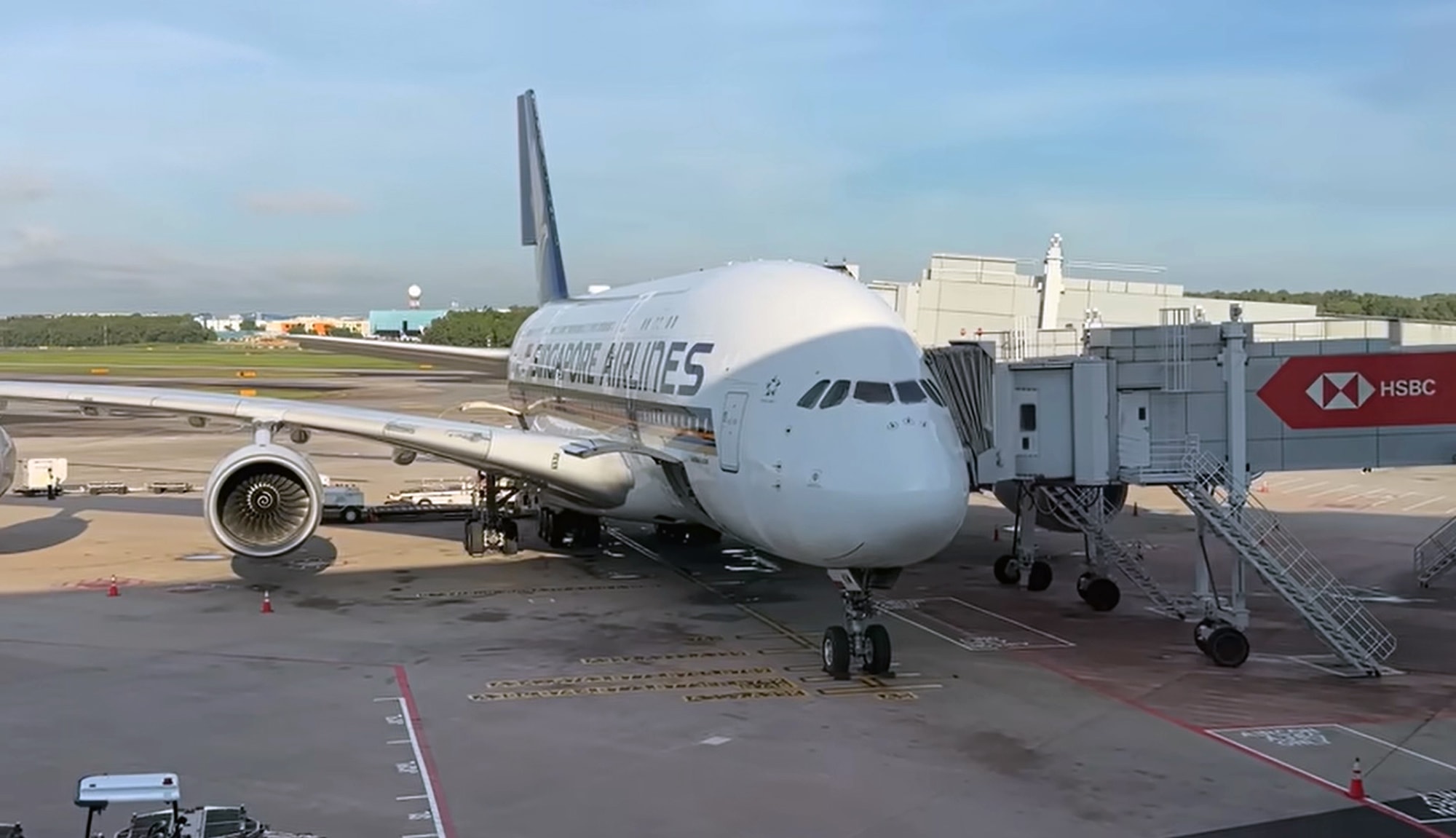 SHELL SHOCK – Allergic Passenger Sues Singapore Airlines After Shrimp Meal Forces Emergency Landing - Article cover image