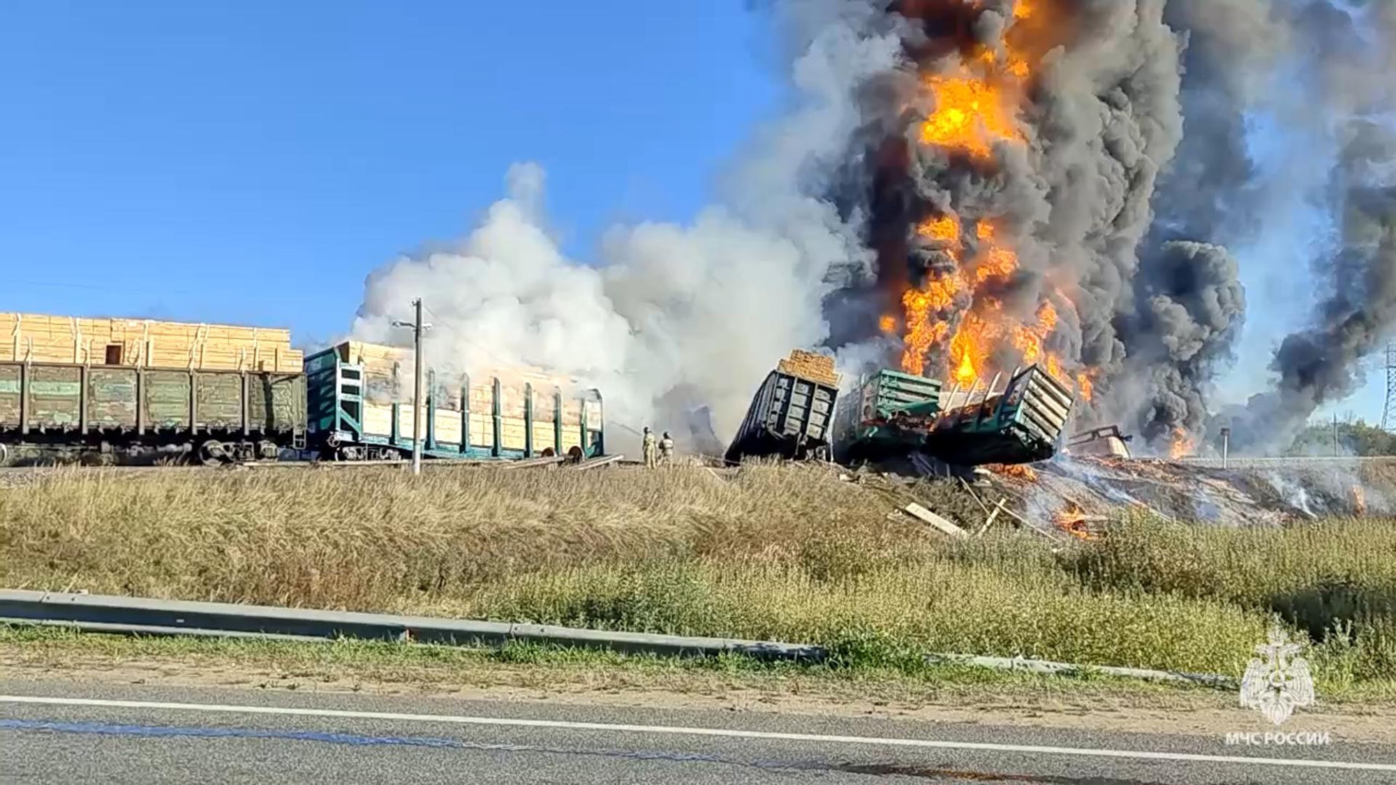 INFERNO SMASH - Lorry Runs Red Light And Slams Into Train Transporting Gasoline Causing Massive Fire - Article cover image