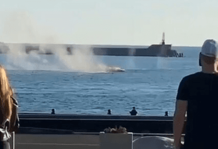 BLACK SEA BATTLE – Crowds Film Russian Forces Sinking Ukrainian Naval Drones