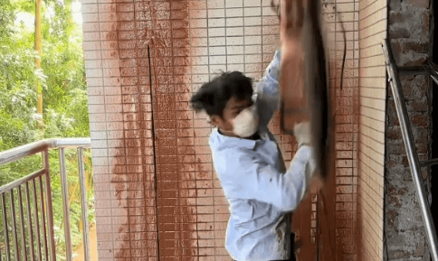 CUT CLOSE - Worker Nearly Disembowels Himself As Huge Circular Saw Slips On Tiles - Article cover image