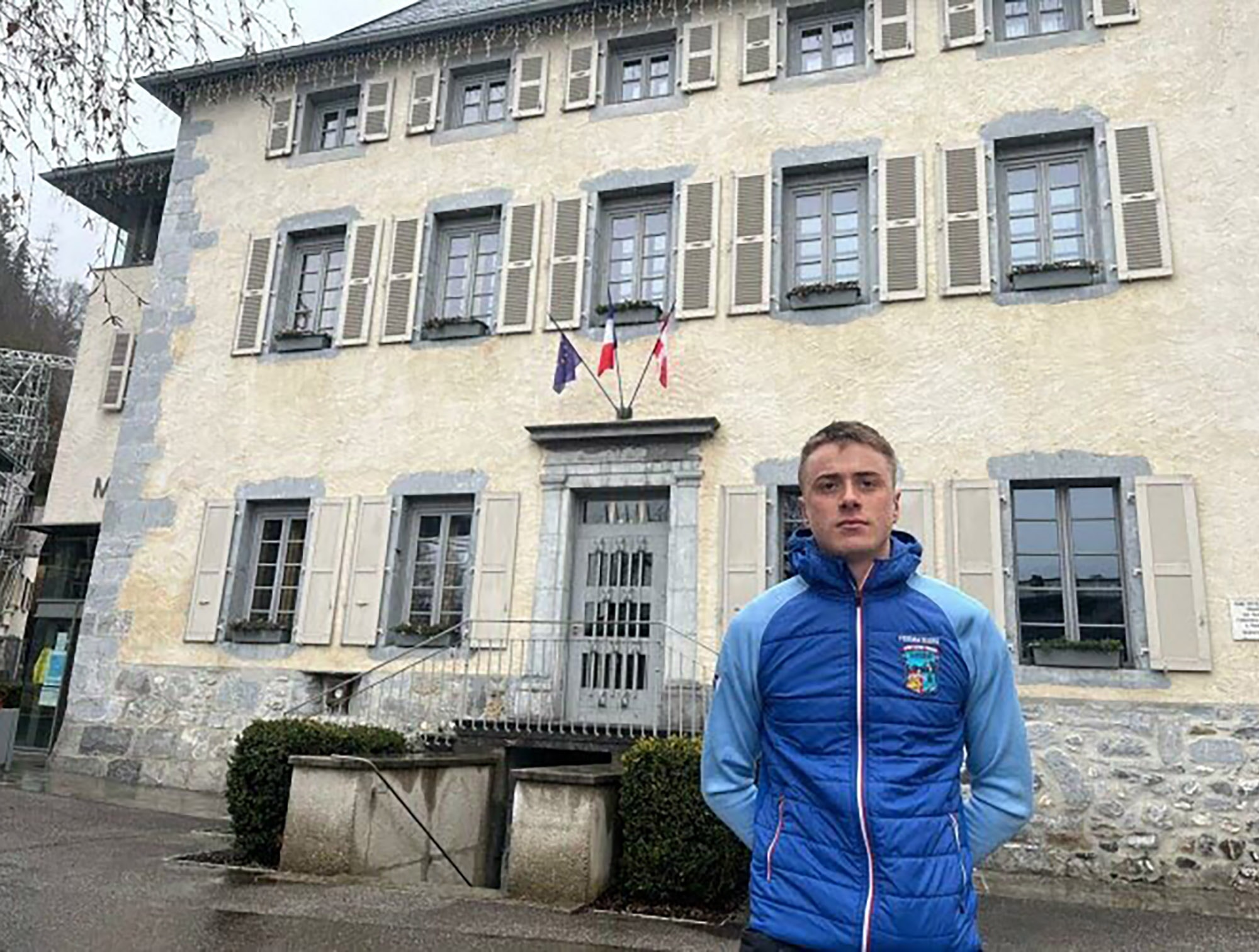 British Firefighter Who Grew Up In France Blocked From Elite Navy Unit After Citizenship Refused - Article cover image