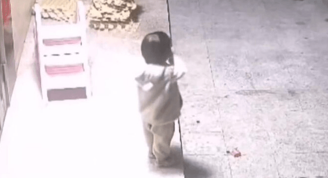 Toddler Confuses Firecracker For A Sweet And Puts It In Her Mouth Where It Exploded - Article cover image