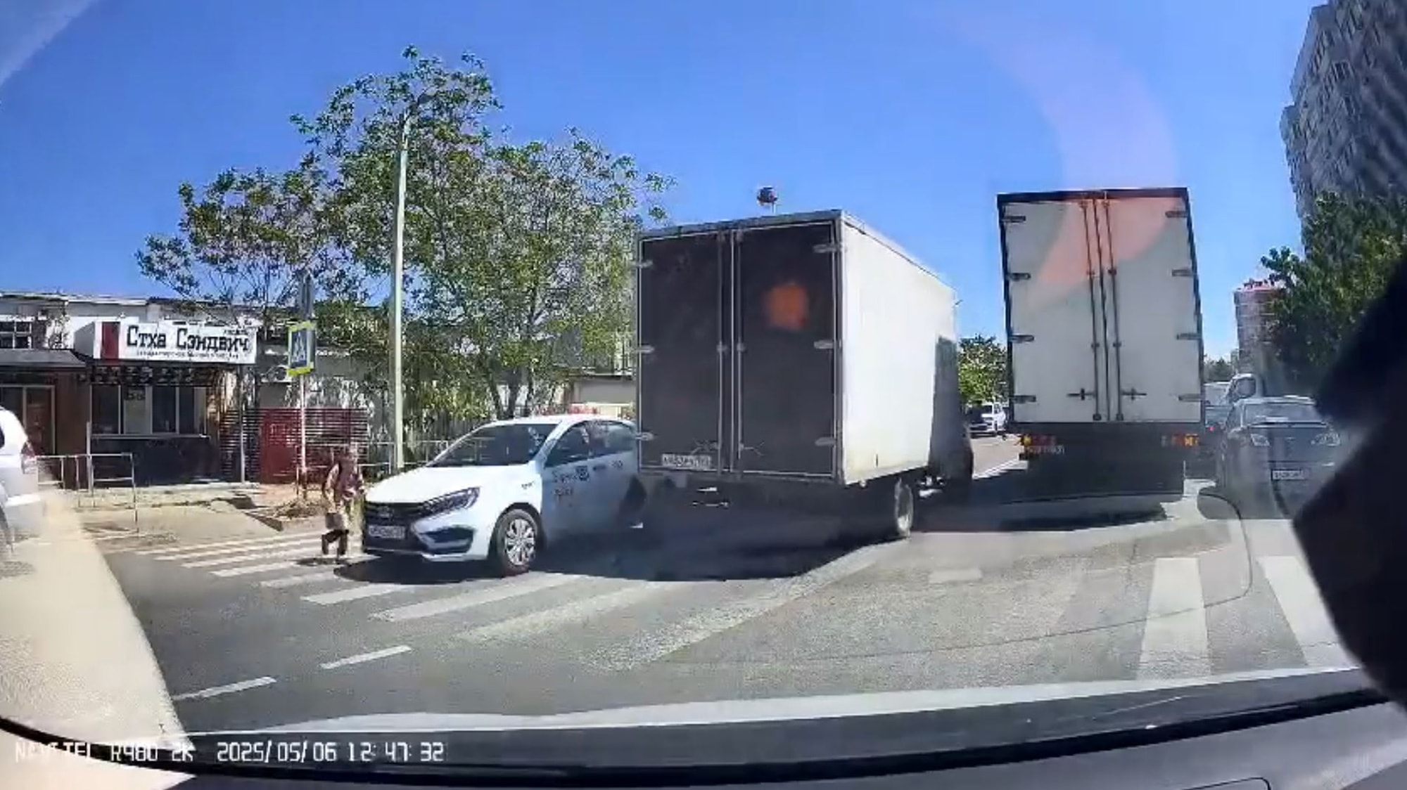 TAXI HORROR - Reckless Driver Hits 10-Year-Old Girl On Pedestrian Crossing - Article cover image