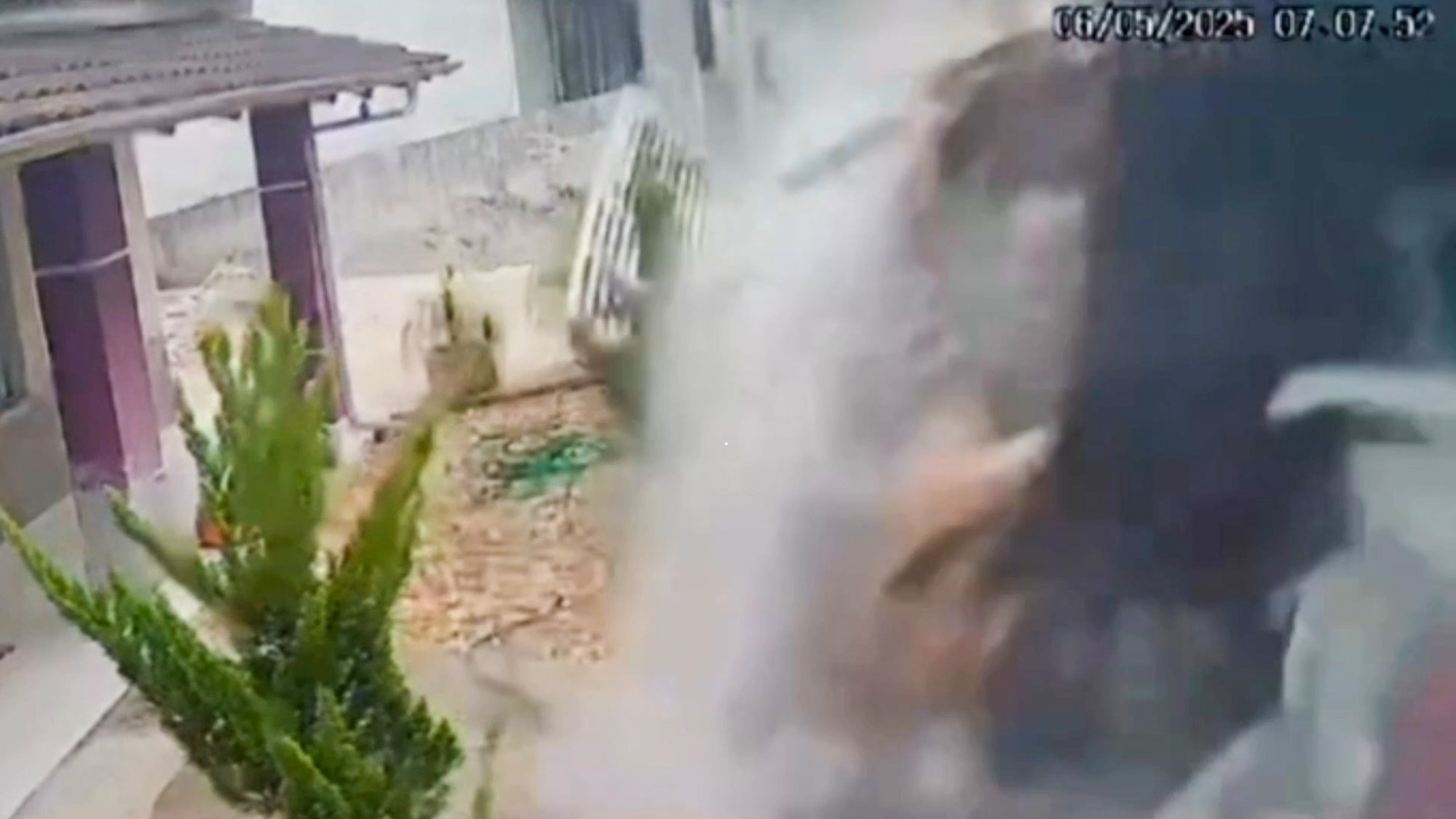 ROCK FALL - Lorry Loaded With Rubble Crashes Into Family Home - Article cover image