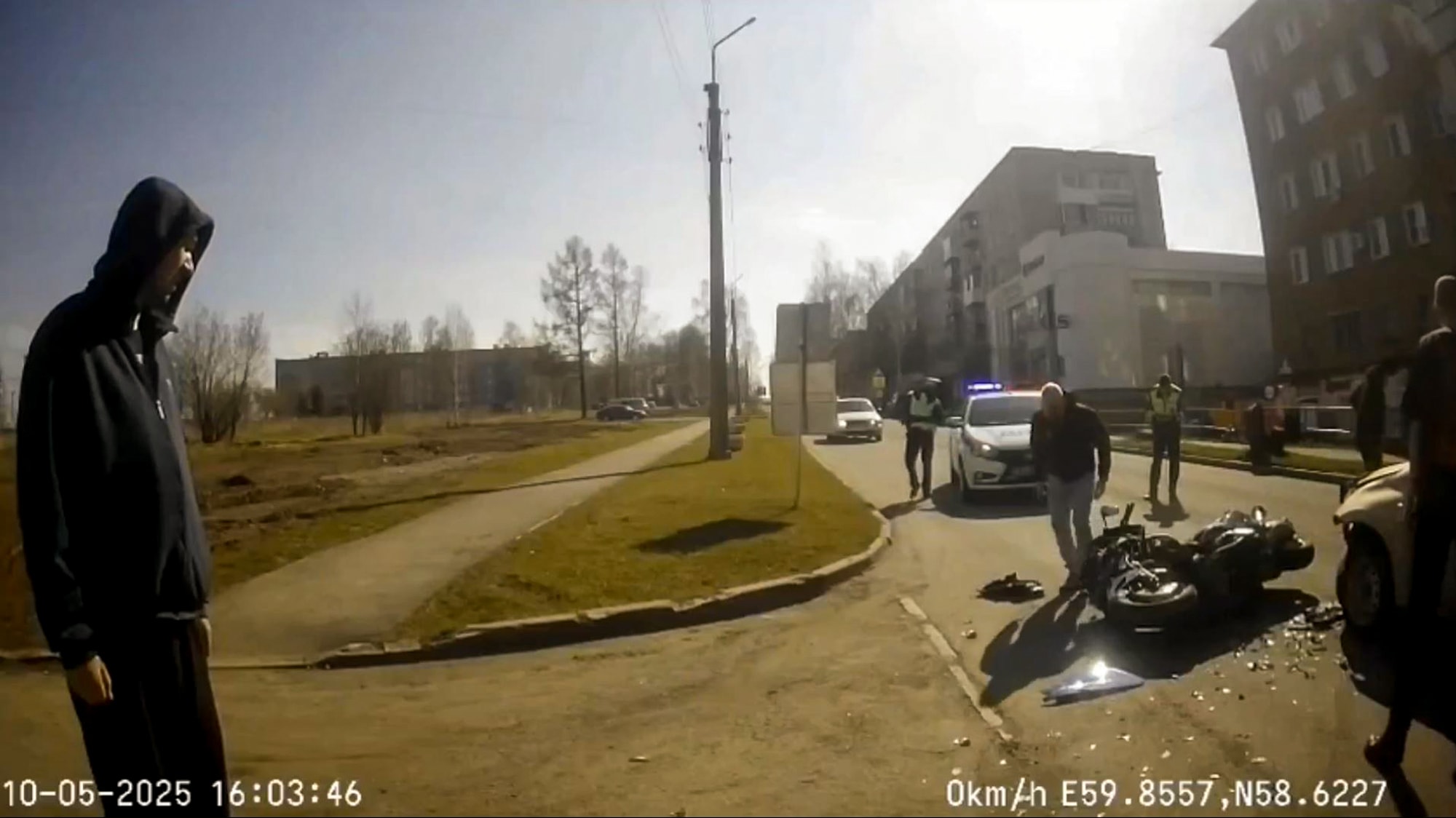 PANIC RIDE - Biker Crashes Into Car While Fleeing Police As Lada Driver Blocks Escape Route - Article cover image