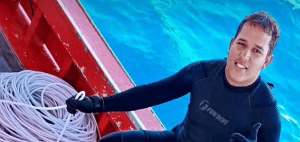 STING OPERATION - Medics Unable To Help Diver Stung By Deadly Lionfish - Article cover image