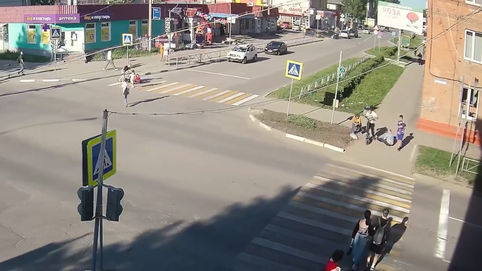 SCOOTING OFF - Duo Mow Down Pedestrians, Then Driver Speeds Off Leaving Pal To Face The Music - Article cover image